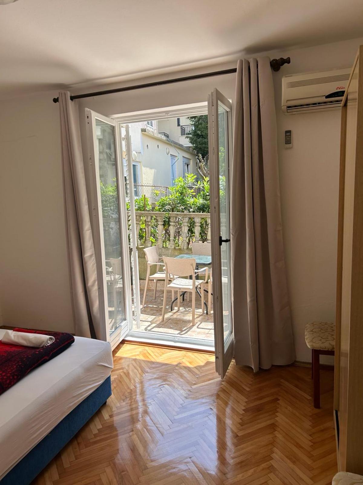 Apartments And Room Mv Petrovac Exterior photo